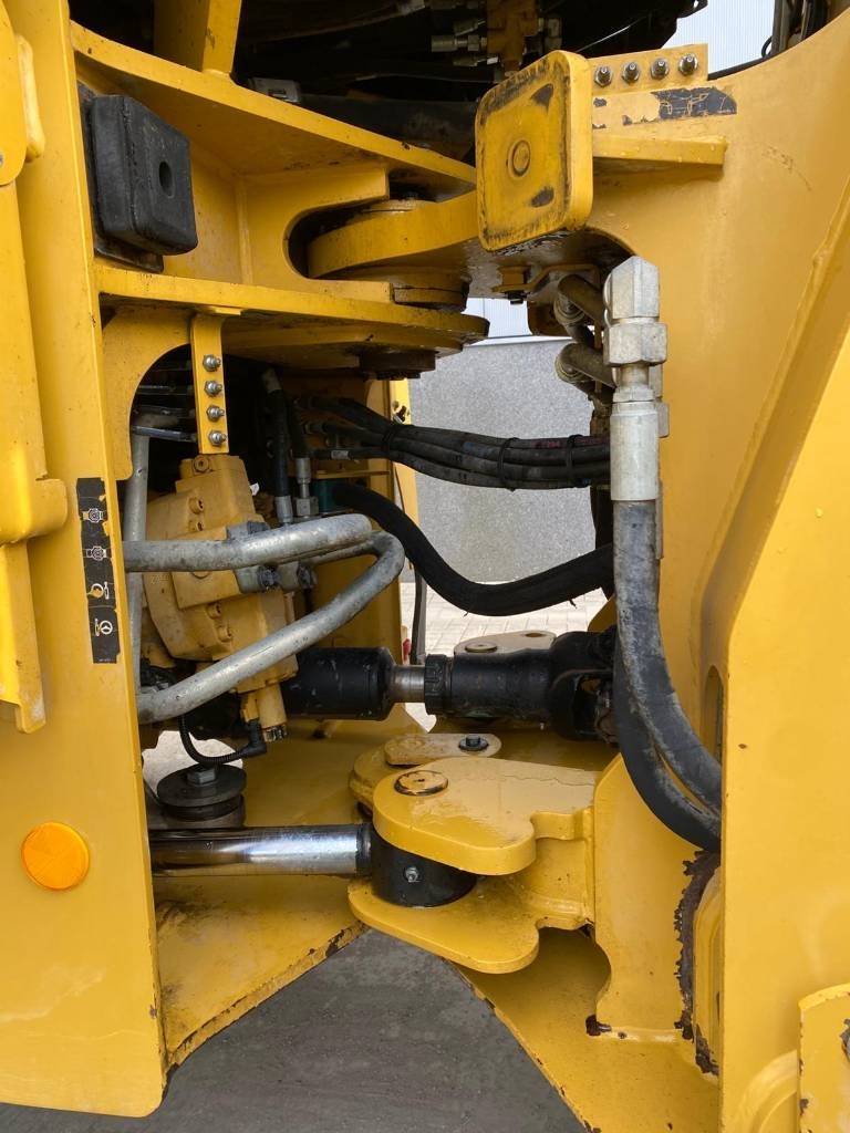 CAT 938 M (Bucket + Forks)