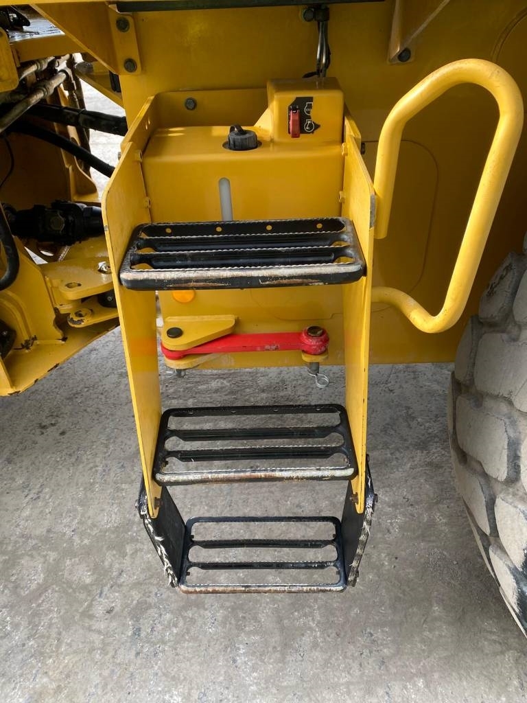 CAT 938 M (Bucket + Forks)