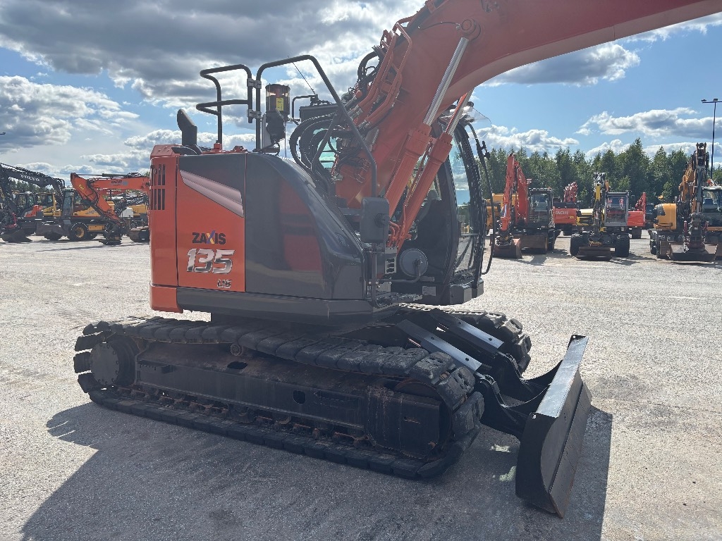 hitachi-zx-135-us-7-huippu-var,16e2b4b8