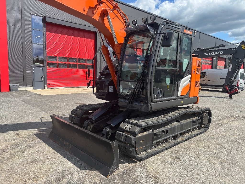 hitachi-zx-135-us-7-huippu-var,3c2ee9b7