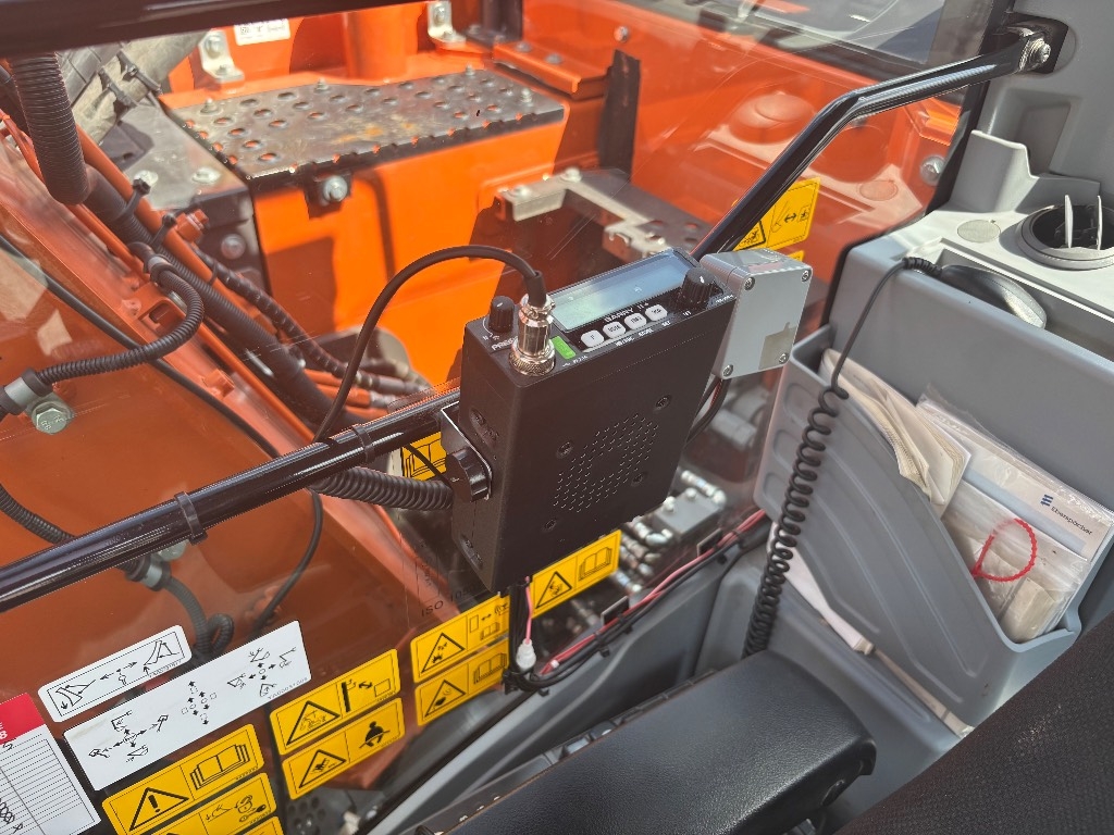 hitachi-zx-135-us-7-huippu-var,61be3b8e