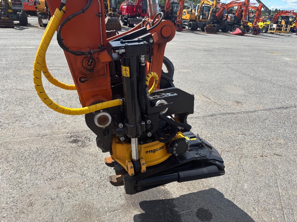 hitachi-zx-135-us-7-huippu-var,61cb72eb