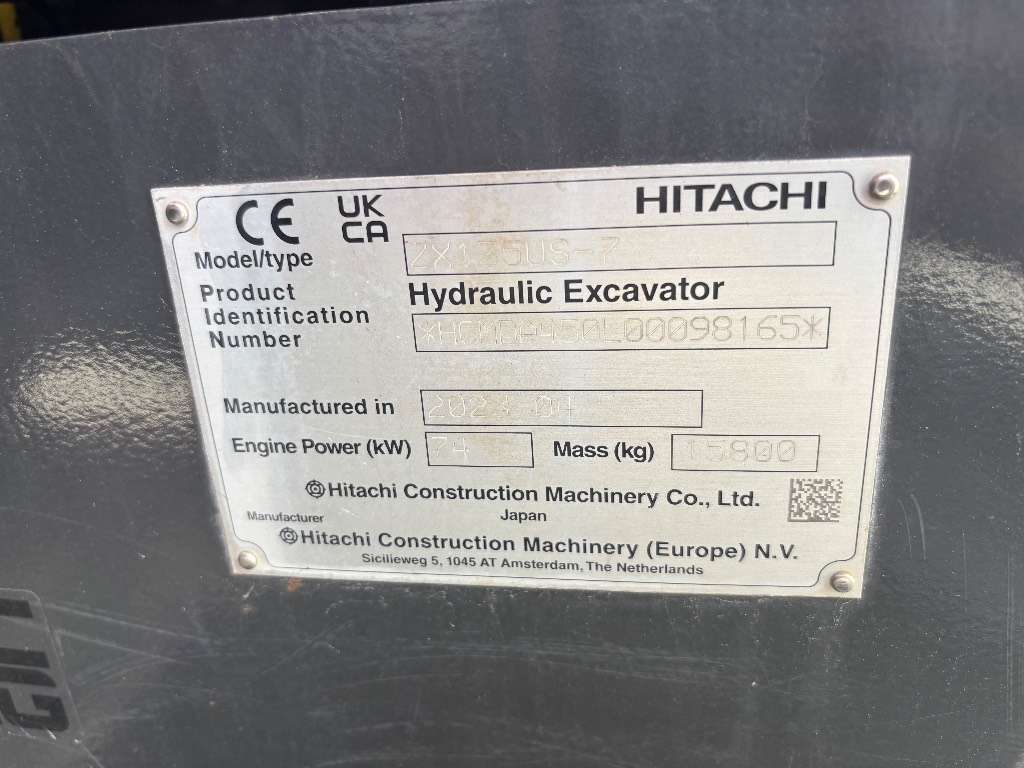 hitachi-zx-135-us-7-huippu-var,e35180f5