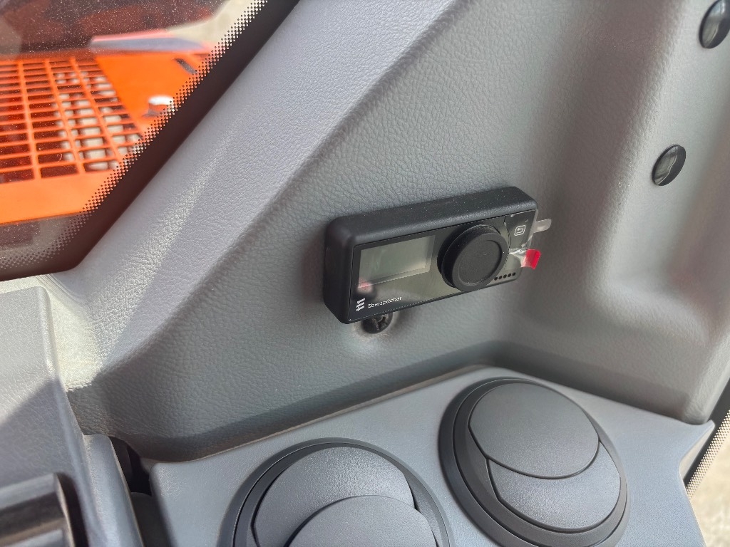 hitachi-zx-135-us-7-huippu-var,e8e842a1