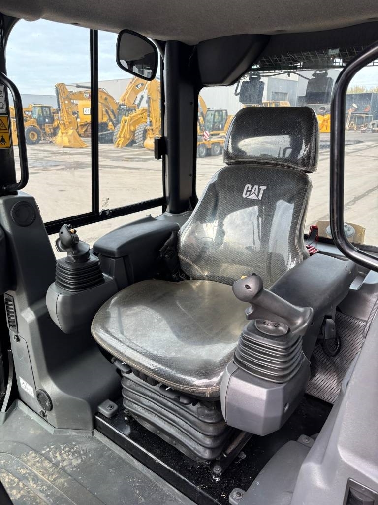 CAT D 6 K 2 XL (Low Verified Hours)