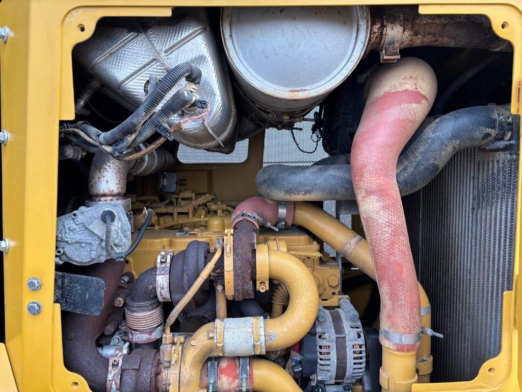 CAT D 6 K 2 XL (Low Verified Hours)