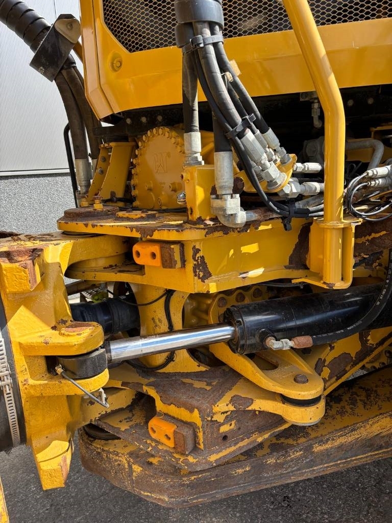 CAT 745 C (CE /Low Hours)