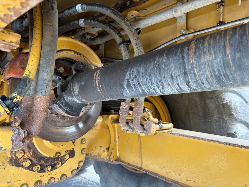 CAT 745 C (CE /Low Hours)