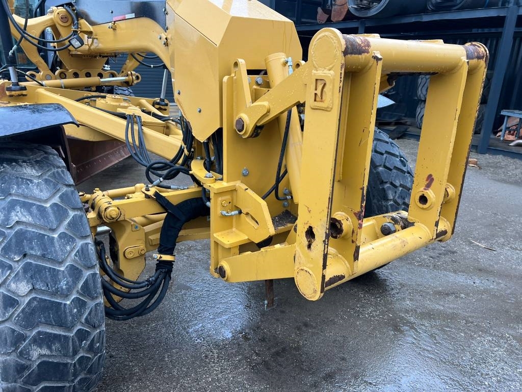 CAT 140 M AWD