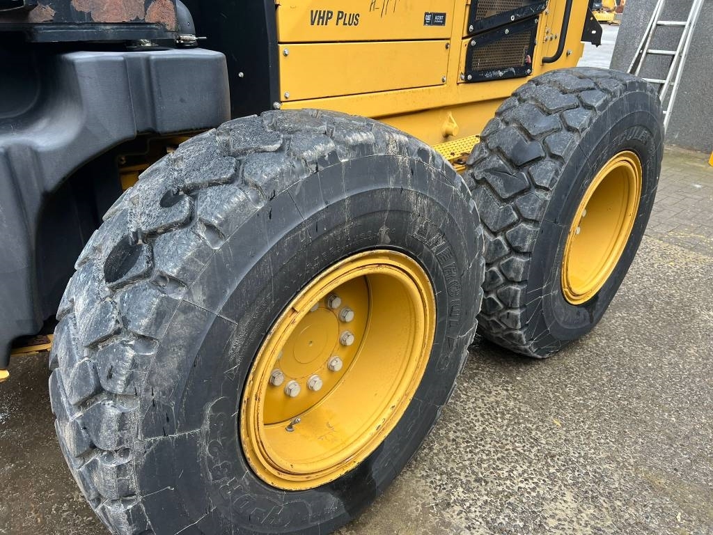 CAT 140 M AWD