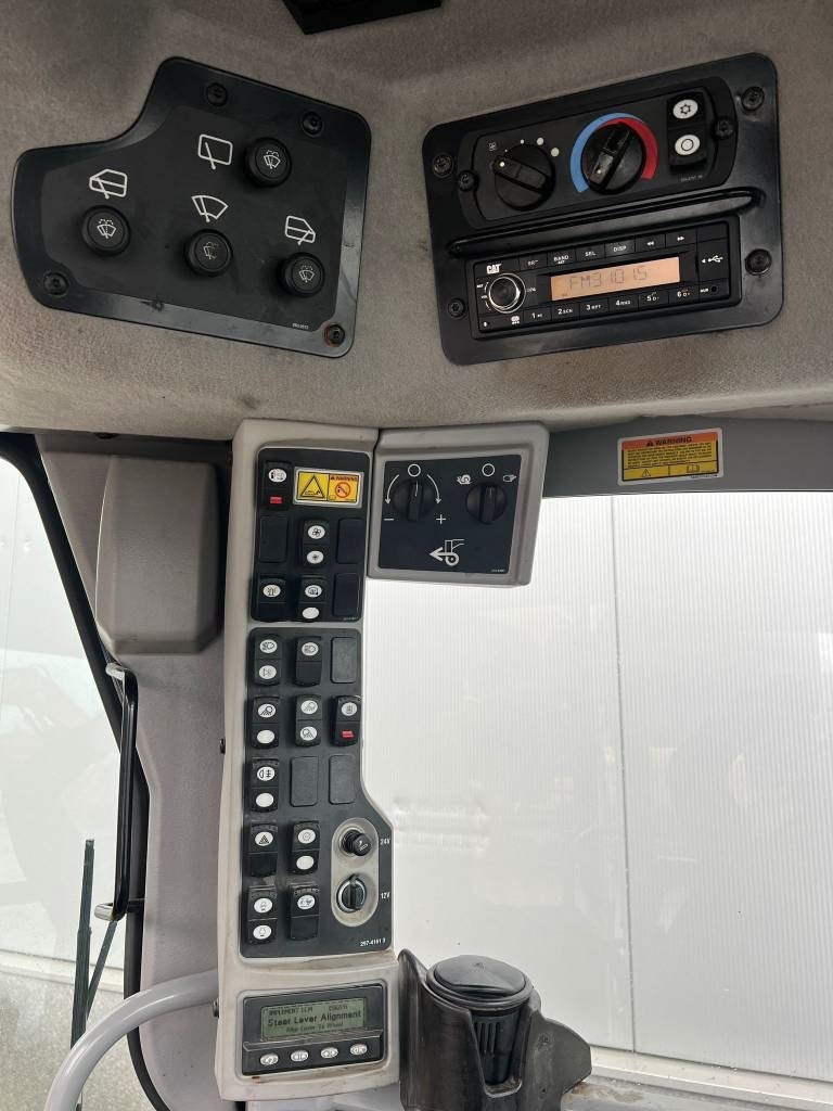 CAT 140 M AWD