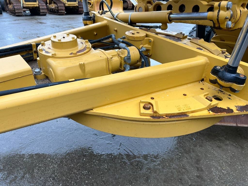 CAT 140 M AWD