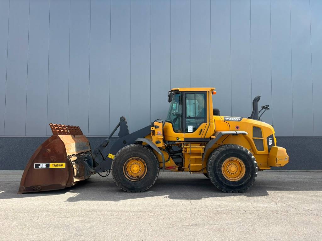Volvo L 90 G (High tip bucket)