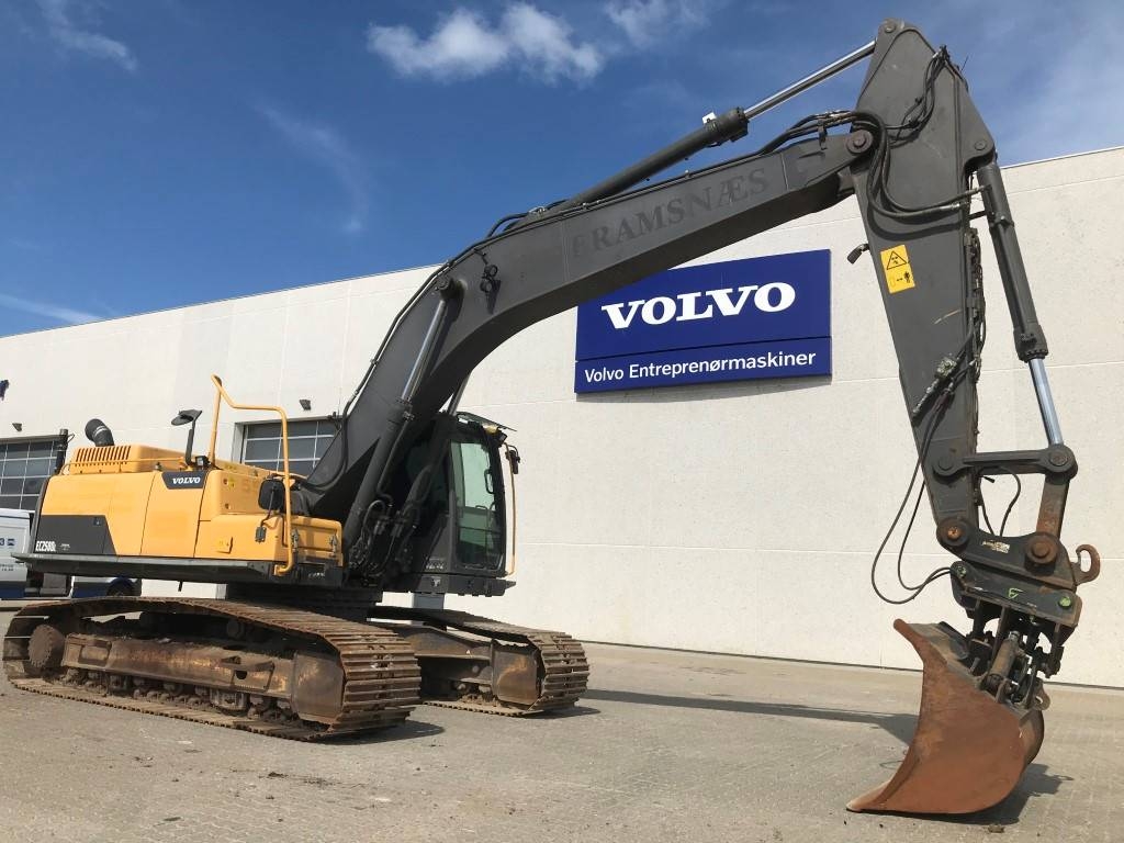 Экскаватор volvo ec250dl