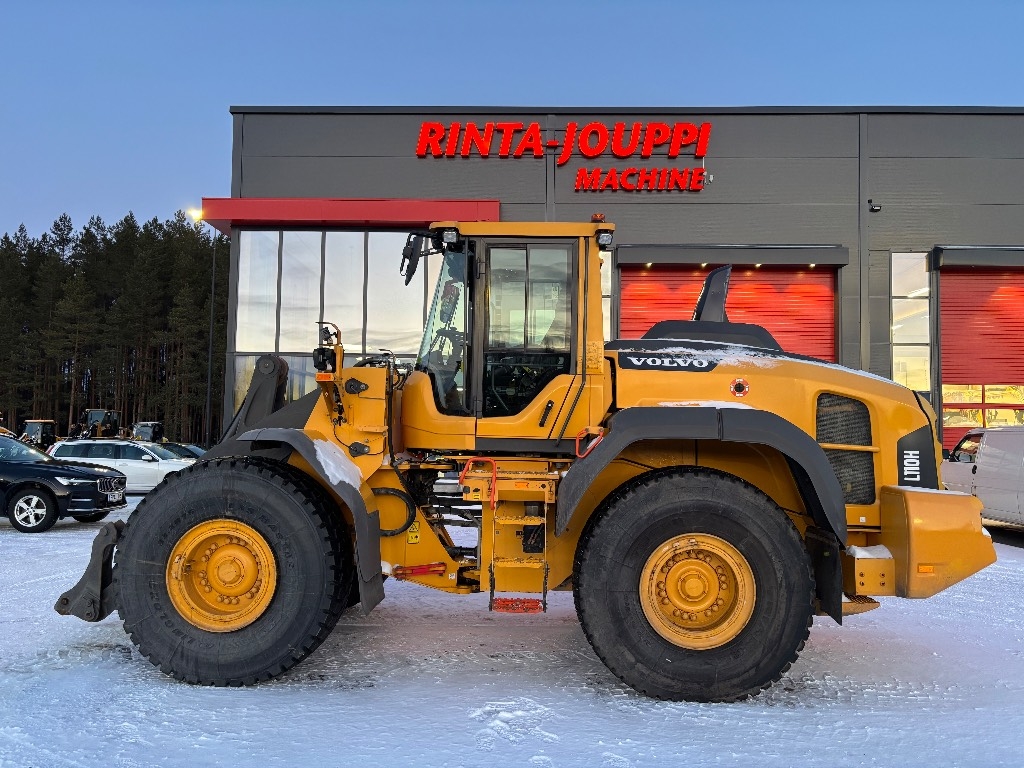 volvo-l-110-h-uudet-renkaat-cd,4ff60a7d