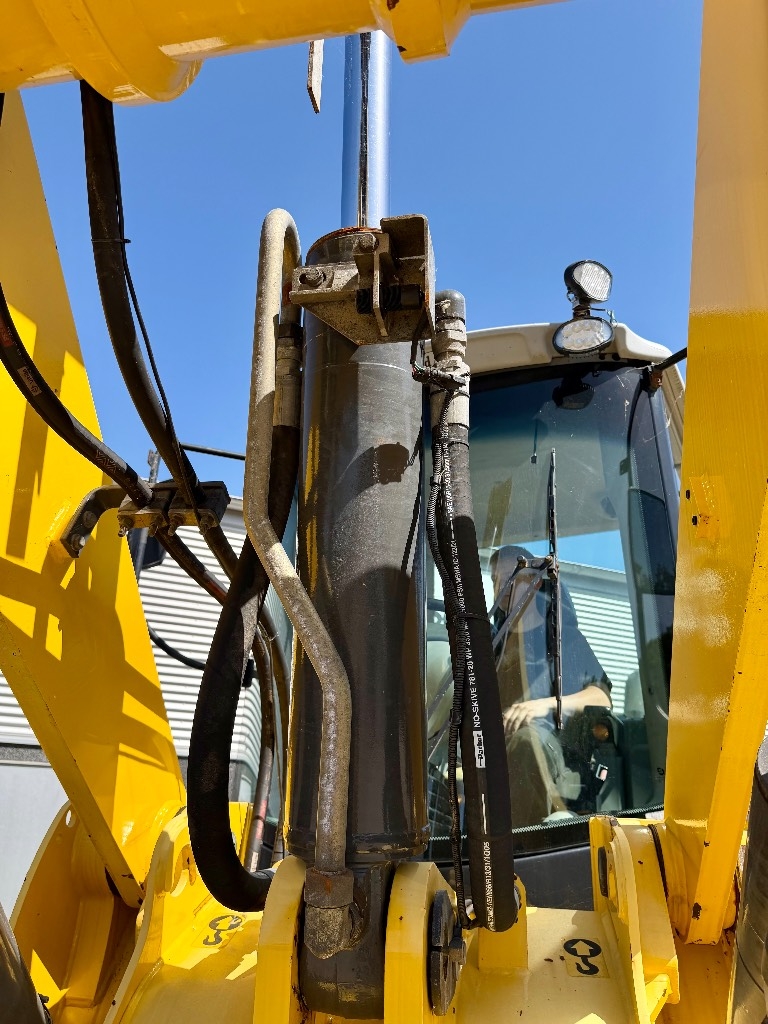 New Holland W 170