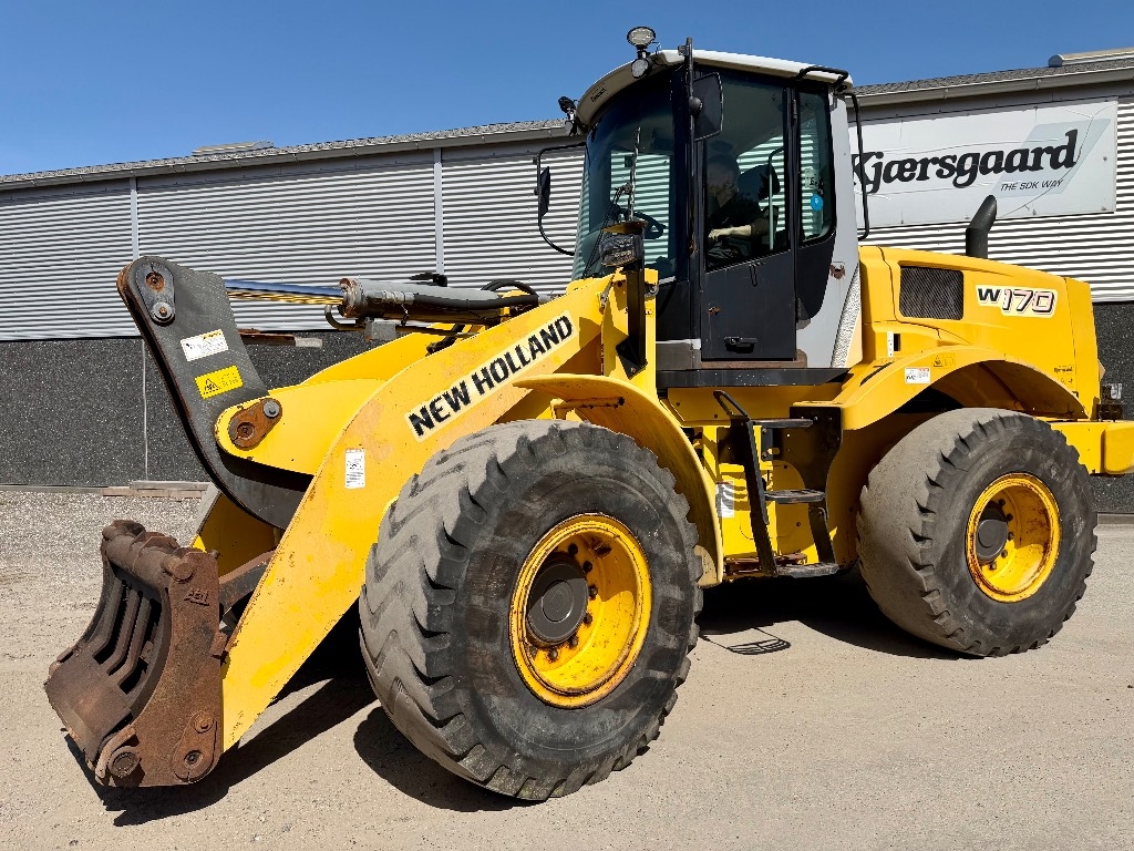 New Holland W 170