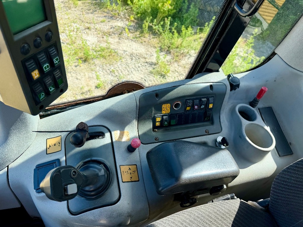 New Holland W 170