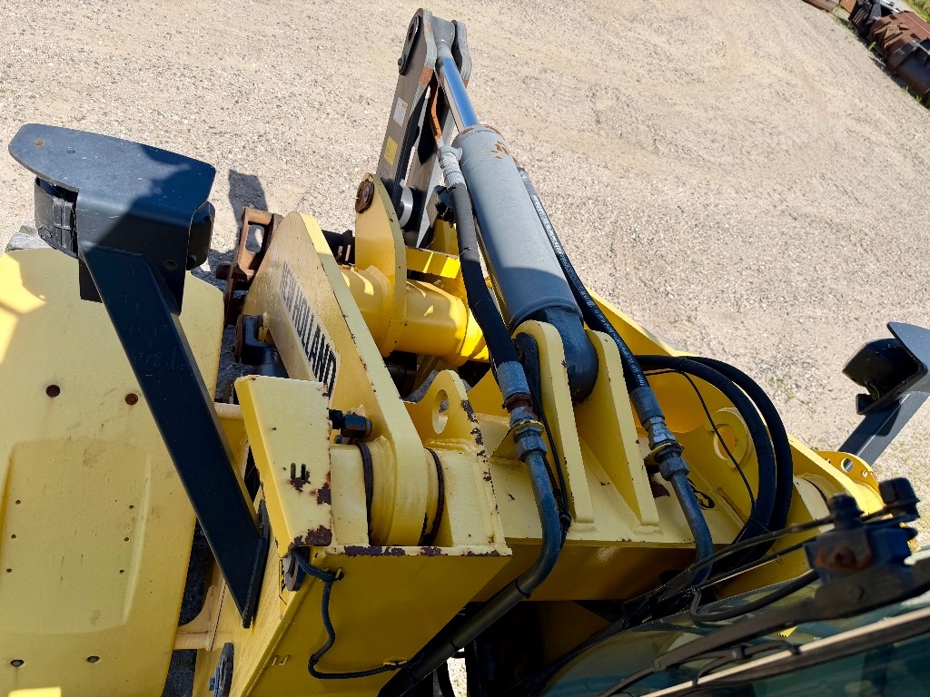 New Holland W 170
