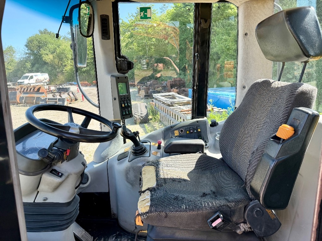 New Holland W 170