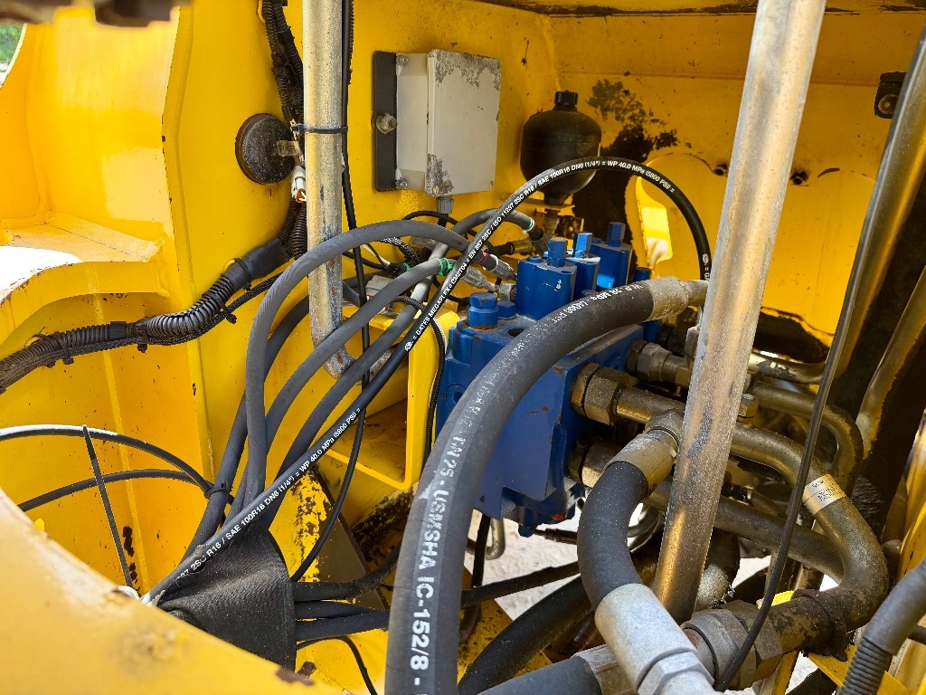 New Holland W 170