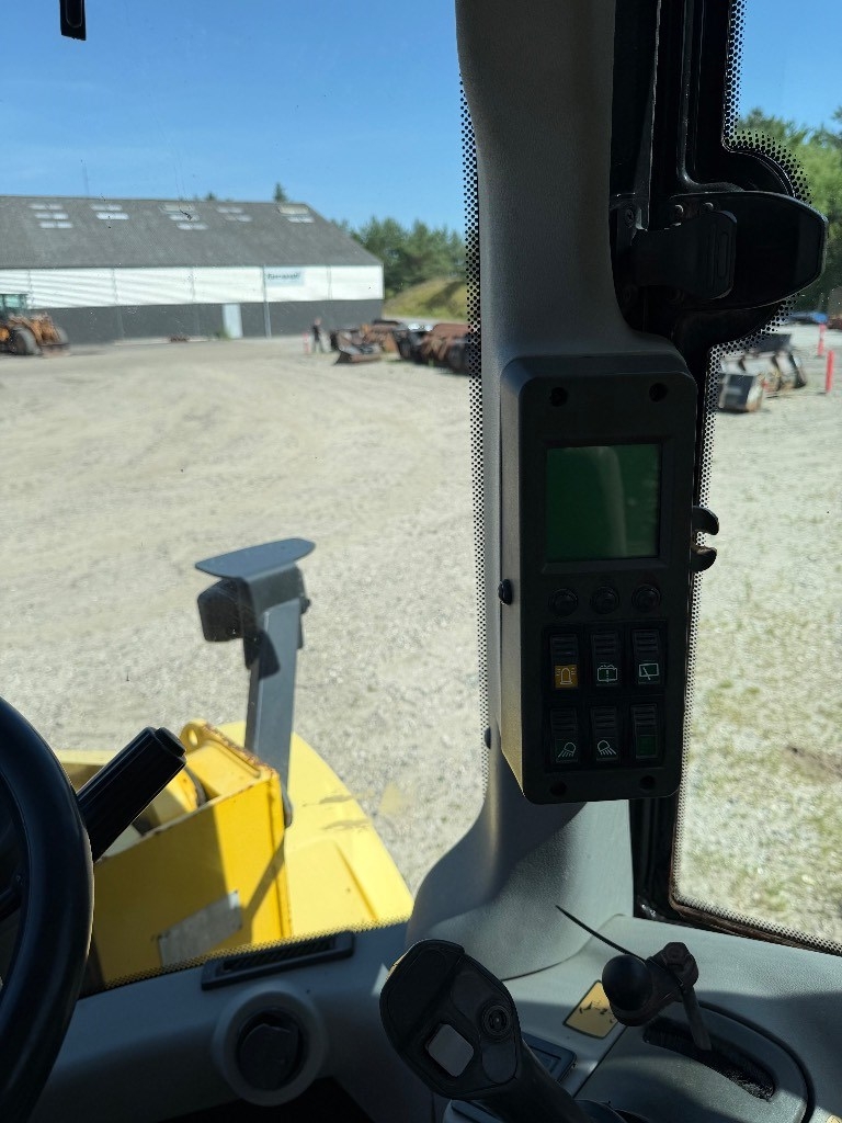 New Holland W 170