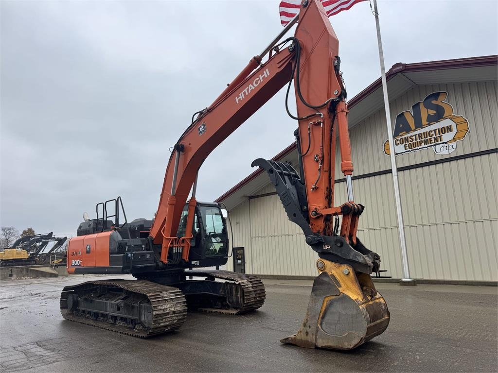 Hitachi Used Trackhoes & Excavators For Sale | Ritchie List