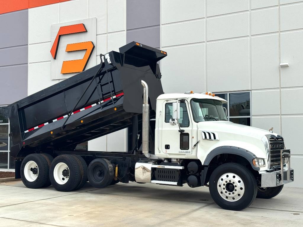 Mack GU713