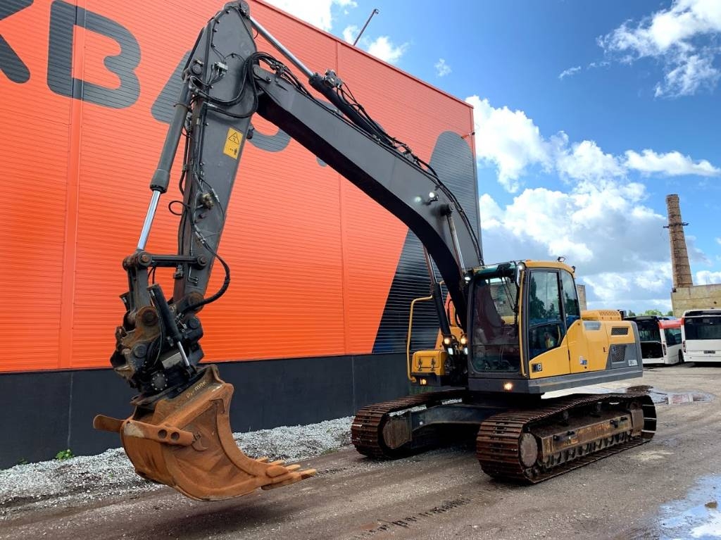 Volvo ec 220 dl