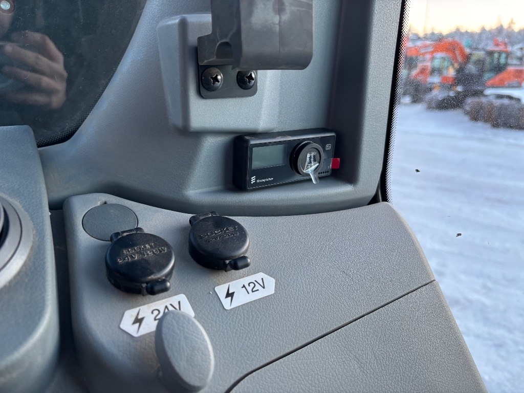 hitachi-zx-135-w-7-engcon-rasv,8f9c8f3d