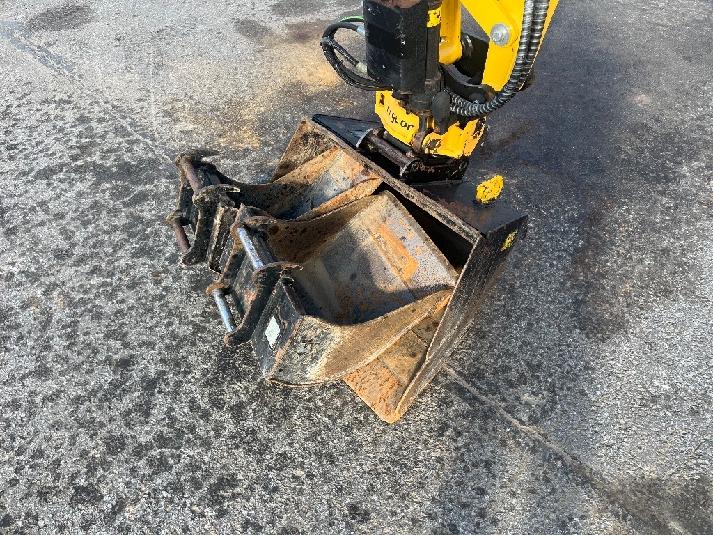 komatsu-pc-24-mr-5-engcon-3-ka,85e0fd23