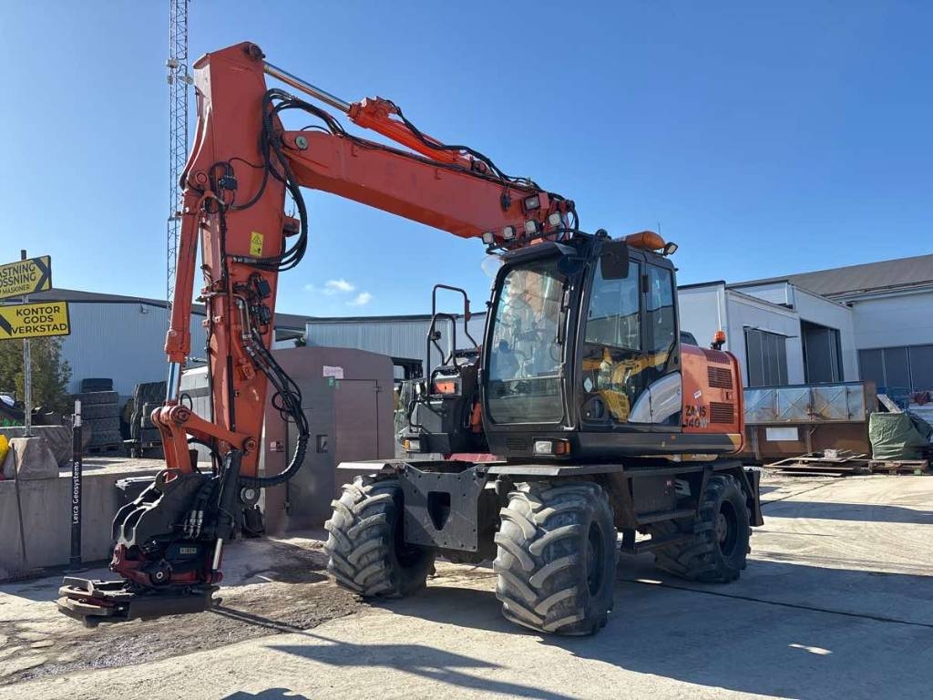 Hjulgrävare Hitachi ZX 140 W-5B