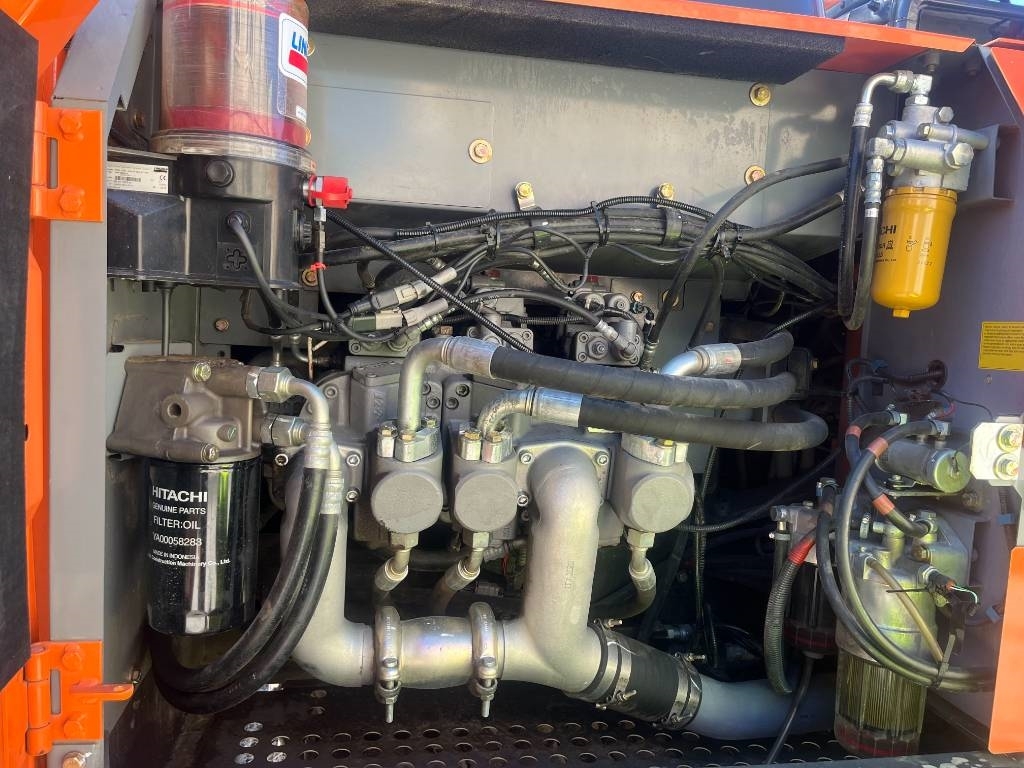 Hitachi ZX 210 | Polar Machine Trading