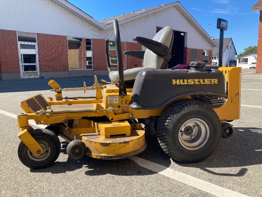 Hustler Fastrak 48