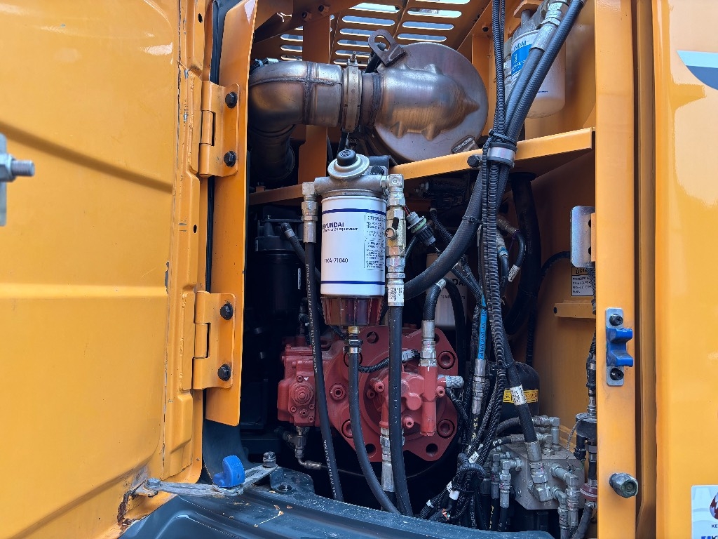 hyundai-hx-235-lcr-myyty-sold,386c222f