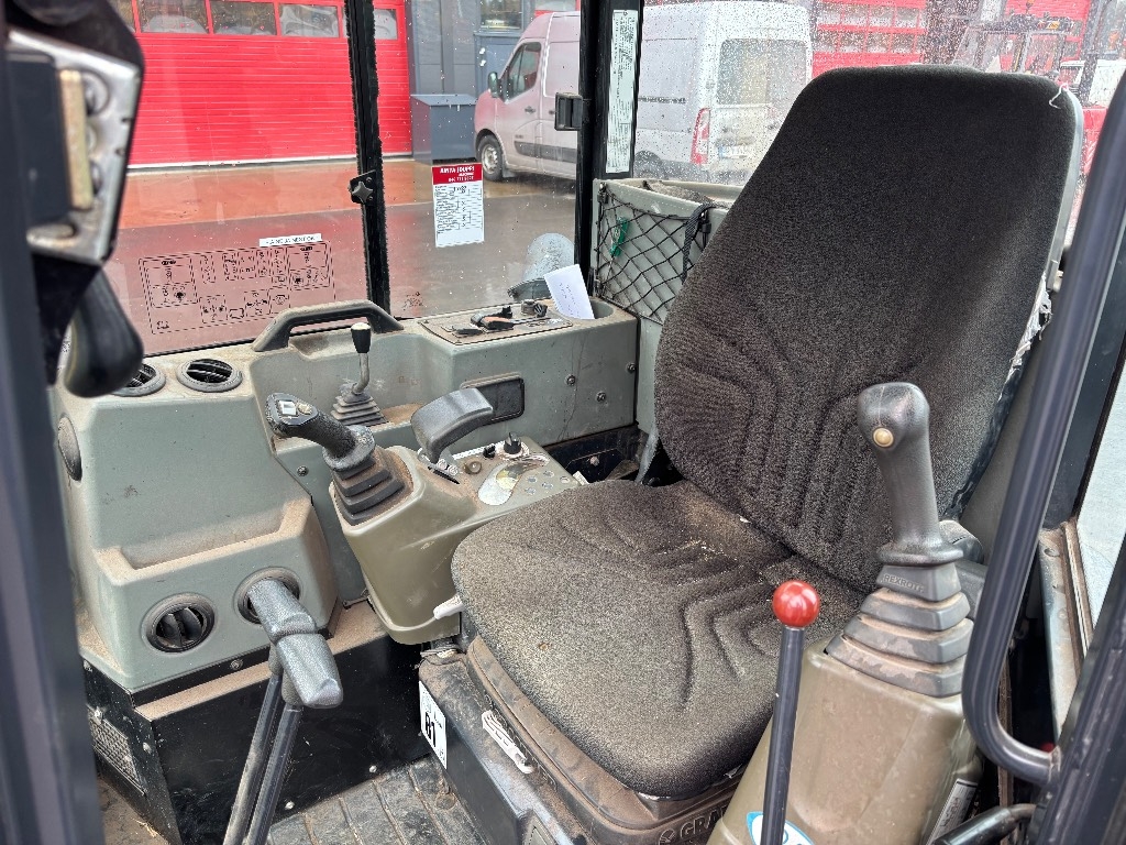 yanmar-vio-33-myyty-sold,6842f886