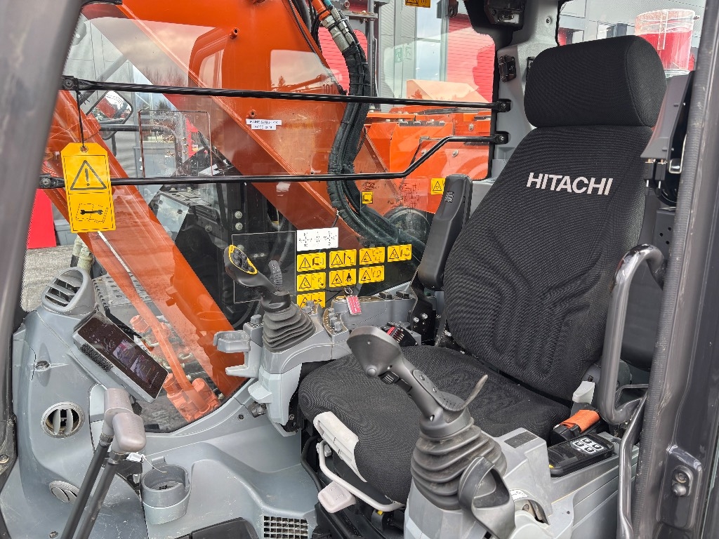 hitachi-zx-225-us-7-engcon-ras,a2fecae4