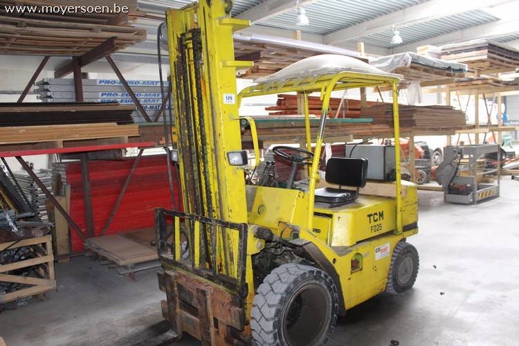 Purchase TCM FD25 diesel Forklifts, Bid & Buy on Auction Mascus USA