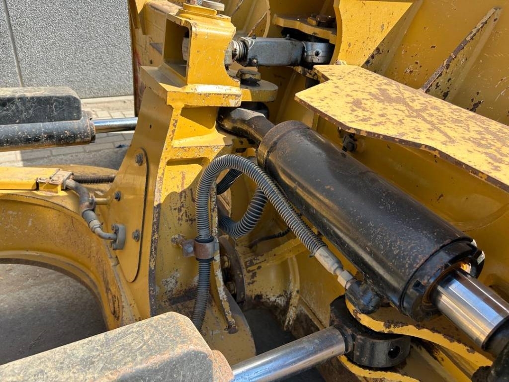 CAT D 5 LGP (new undercarriage + ripper)