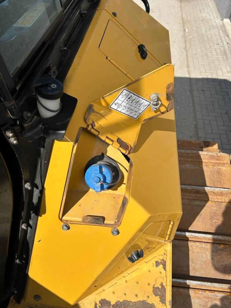 CAT D 5 LGP (new undercarriage + ripper)