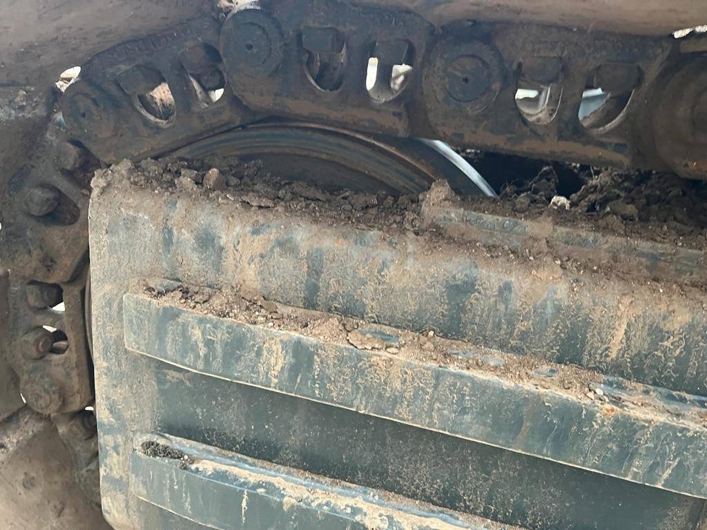 Hyundai R 210 (New / Non CE Certified)