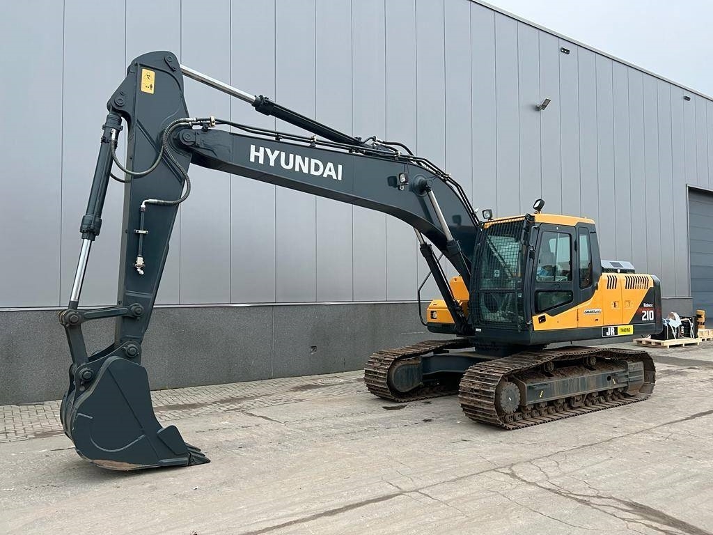 Hyundai R 210 (New / Non CE Certified)