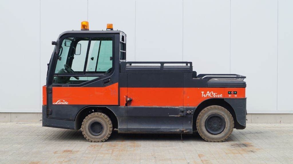 Linde P250 - Schlepper - Flurförderzeuge - Beutlhauser