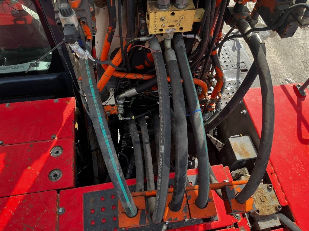 Hitachi ZX 470 LCD - 3 (25m high reach demolition)