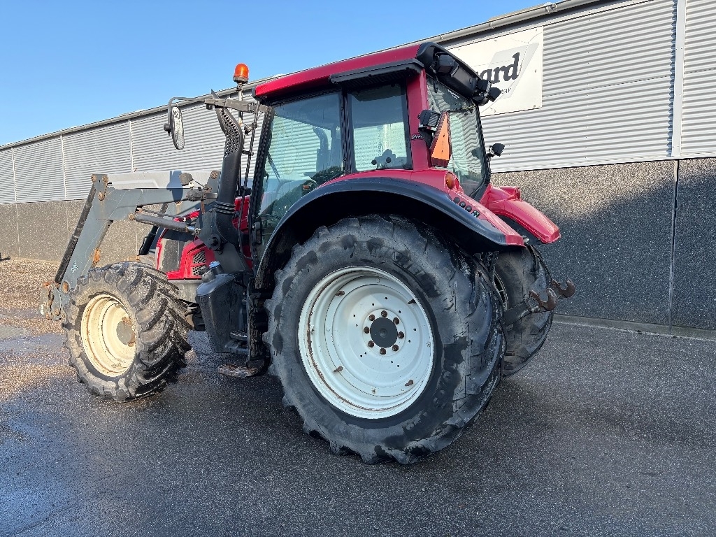 Valtra N 143