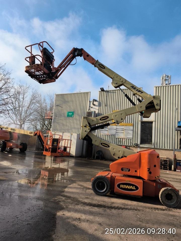 JLG E400AJPN - Articulated boom lifts - Construction Equipment - Boels