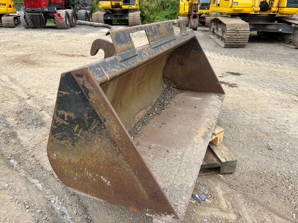 Attachment Sales Bucket