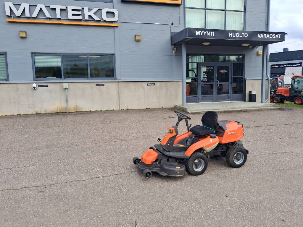 Husqvarna R216T AWD