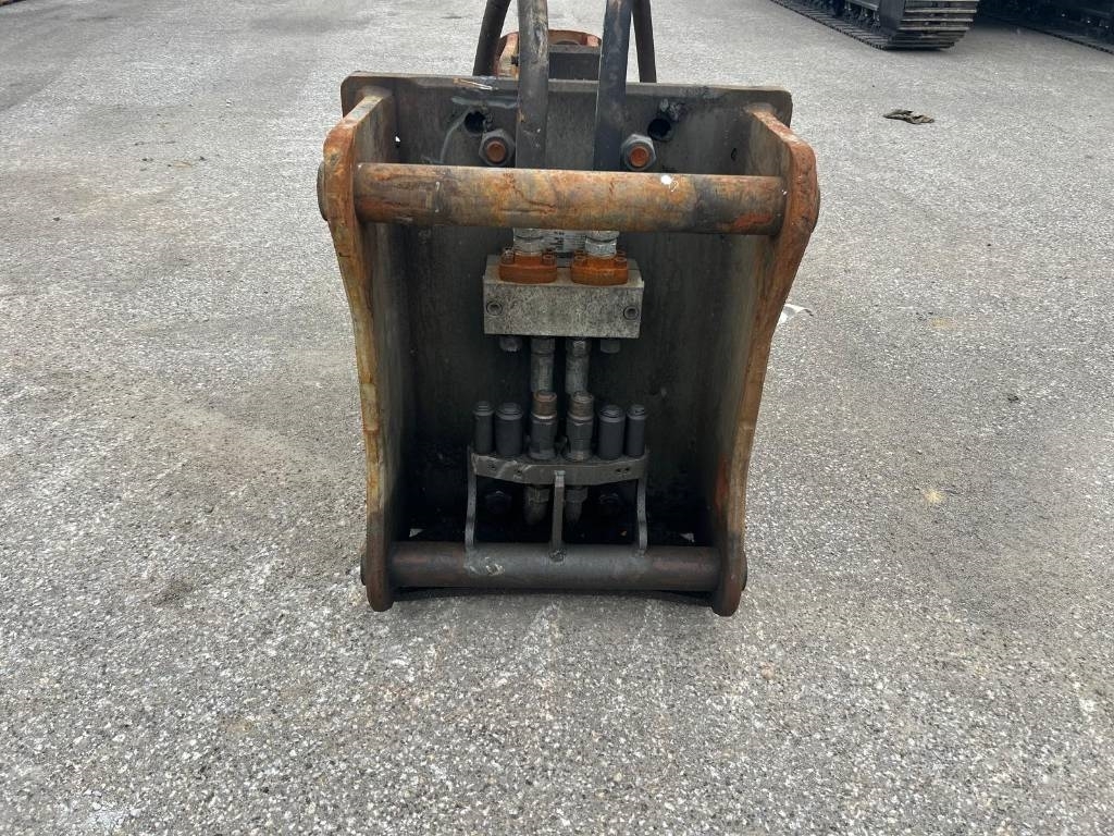 CAT 329 EL (epiroc hammer included)