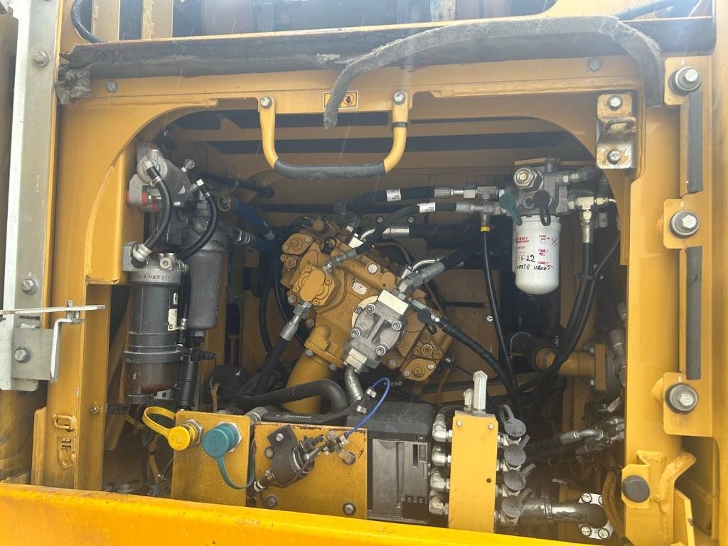 CAT 329 EL (epiroc hammer included)
